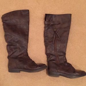Brown boots